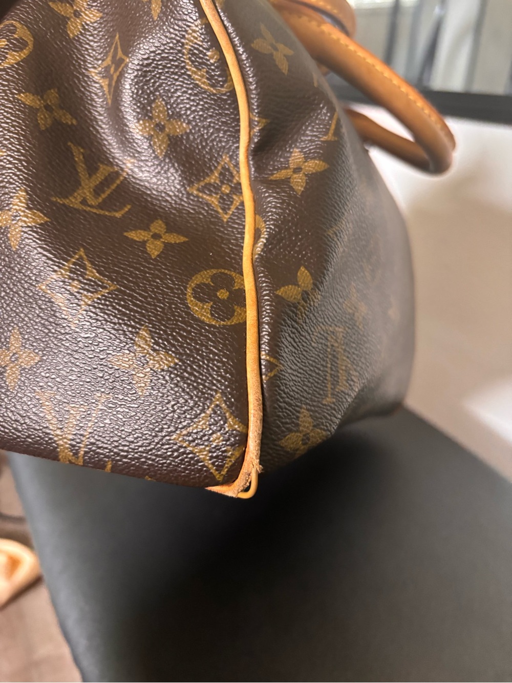 Louis Vuitton Speedy 30 Brown Monogram Canvas Top-Handle with Tan Trim - Picture 9 of 13